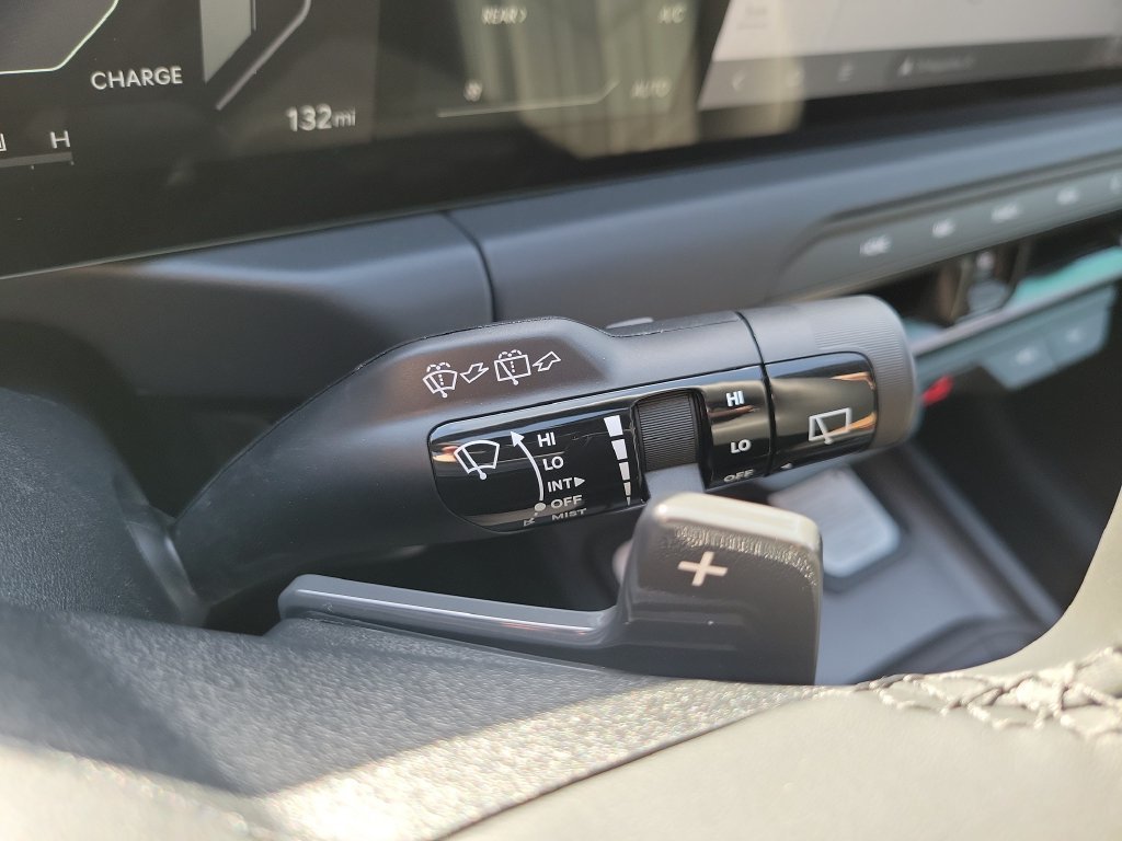 New 2027 Terrain Brown Matte Kia X-LINE SX image 32