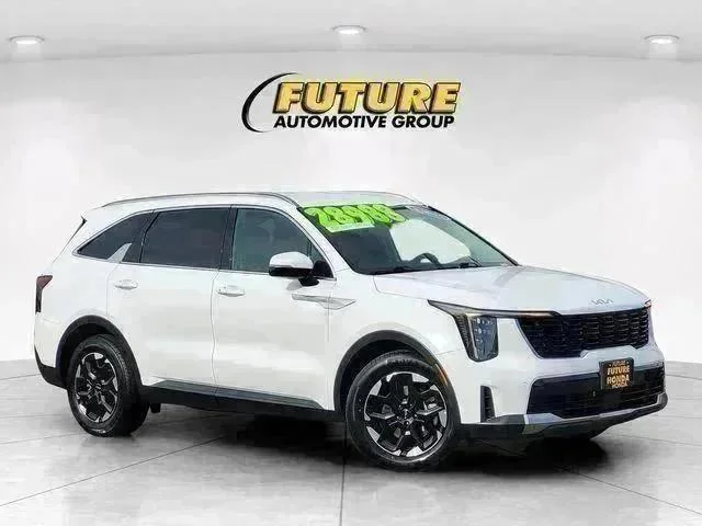 2024 Kia Sorento S AT's photo