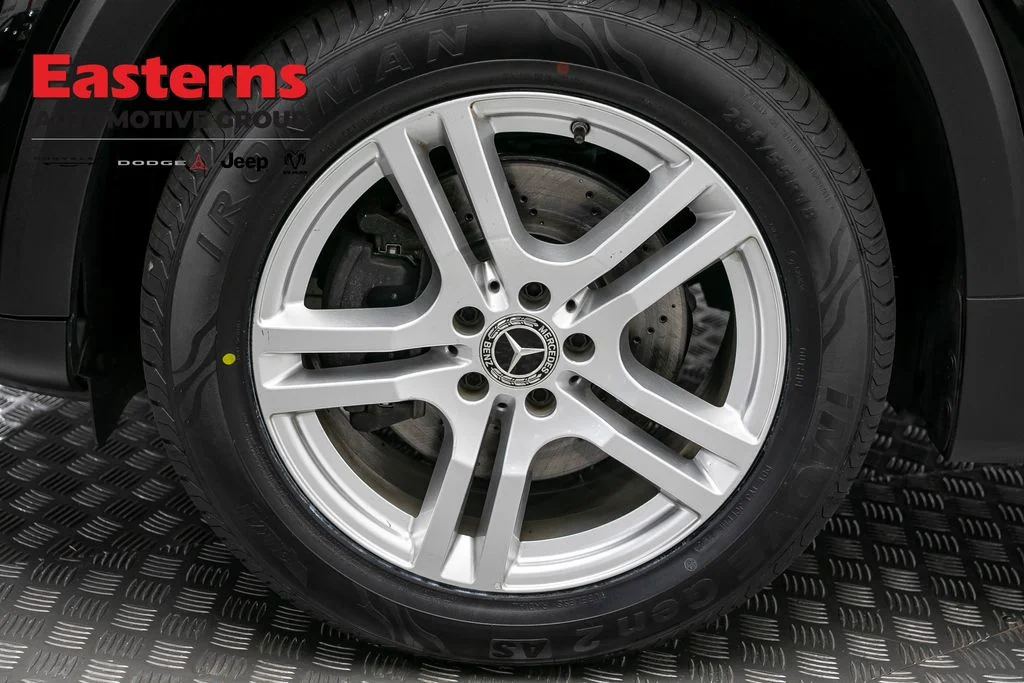 Used 2021 Black Mercedes-Benz GLB 250 image 33