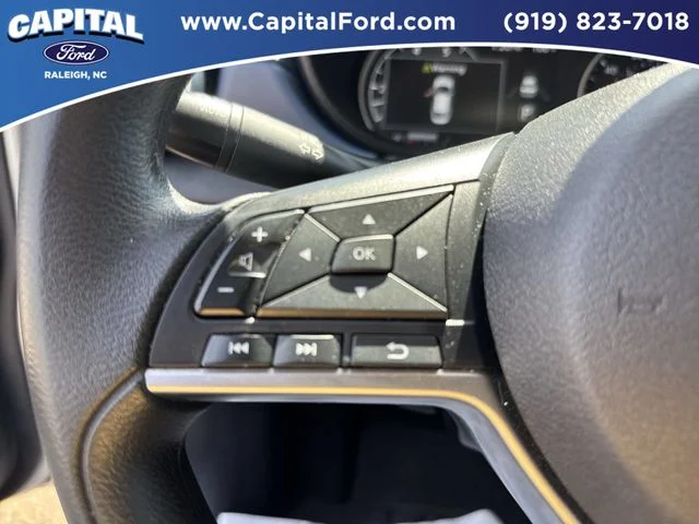 Used 2025 Silver Nissan 1.6 SV image 21