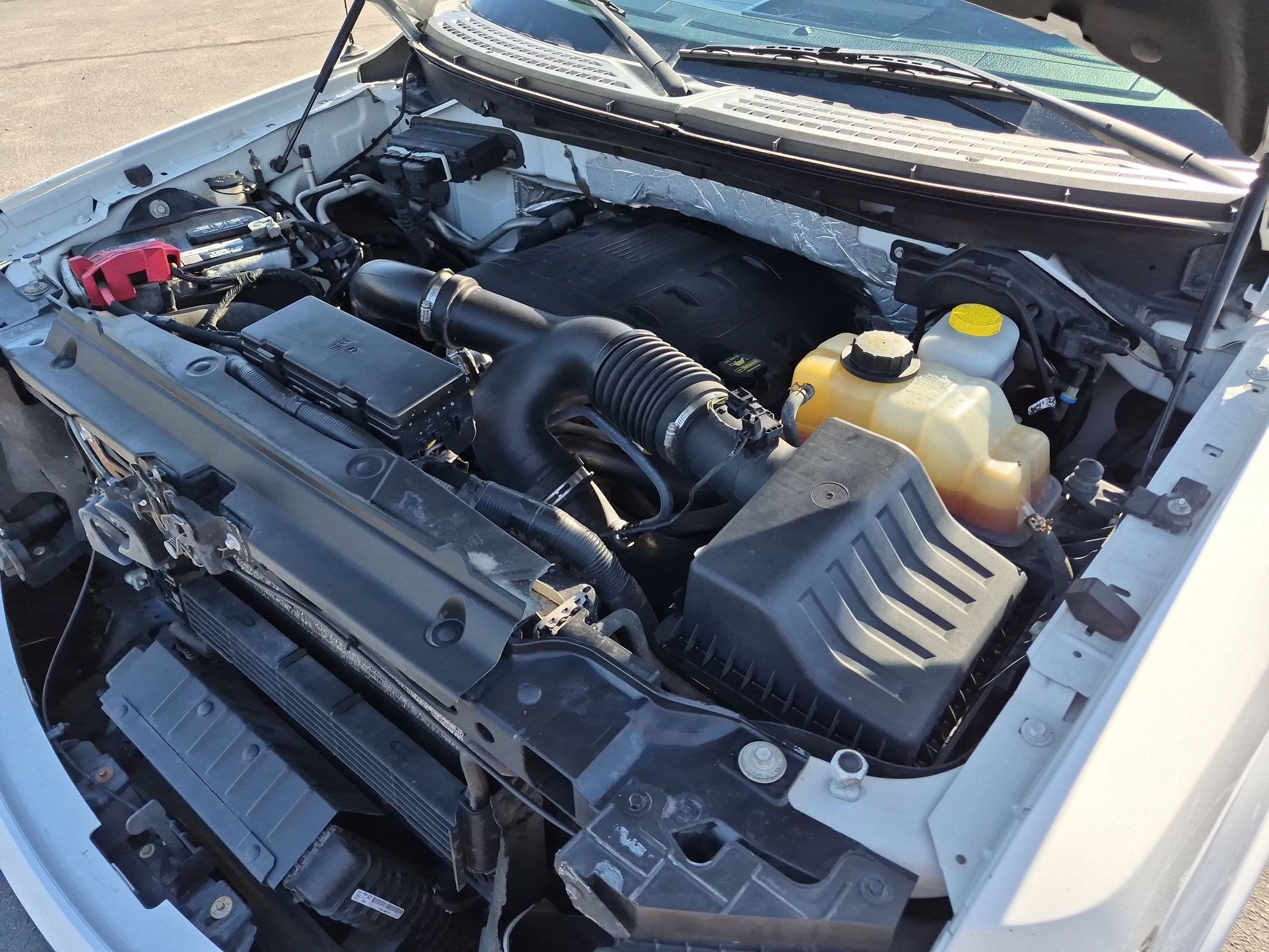 Used 2013 White Ford XL image 35