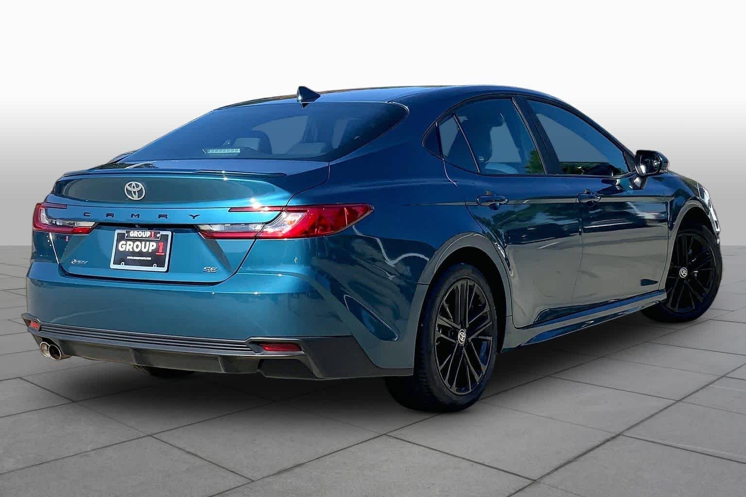 Used 2025 Ocean Gem Toyota SE image 13