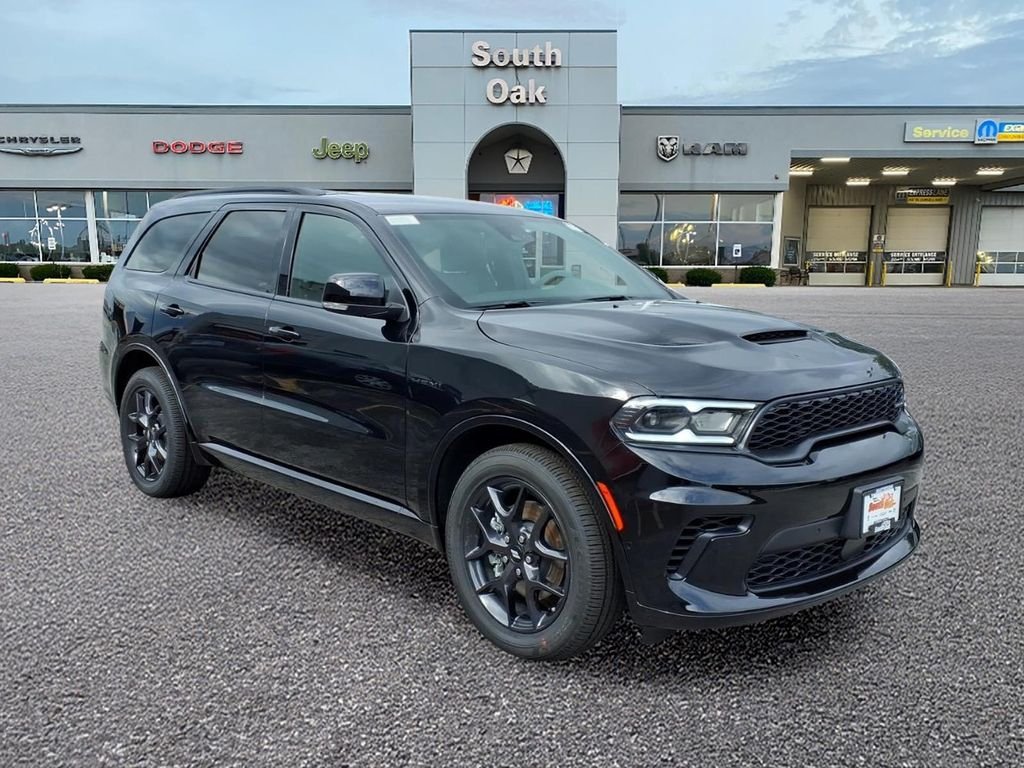 New 2026 Diamond Black Clear-Coat Exterior Paint Dodge GT Plus HEMI V8 image 1