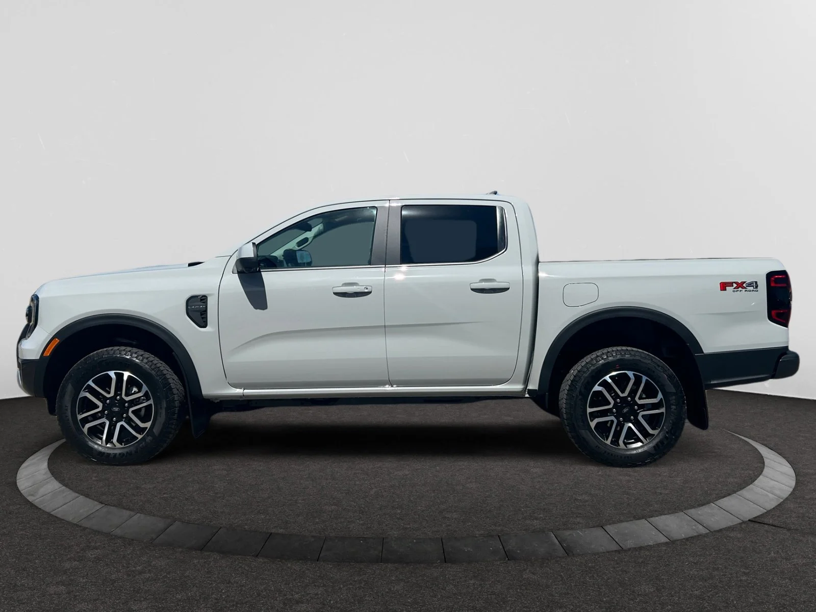 New 2026 Avalanche Ford Lariat image 2