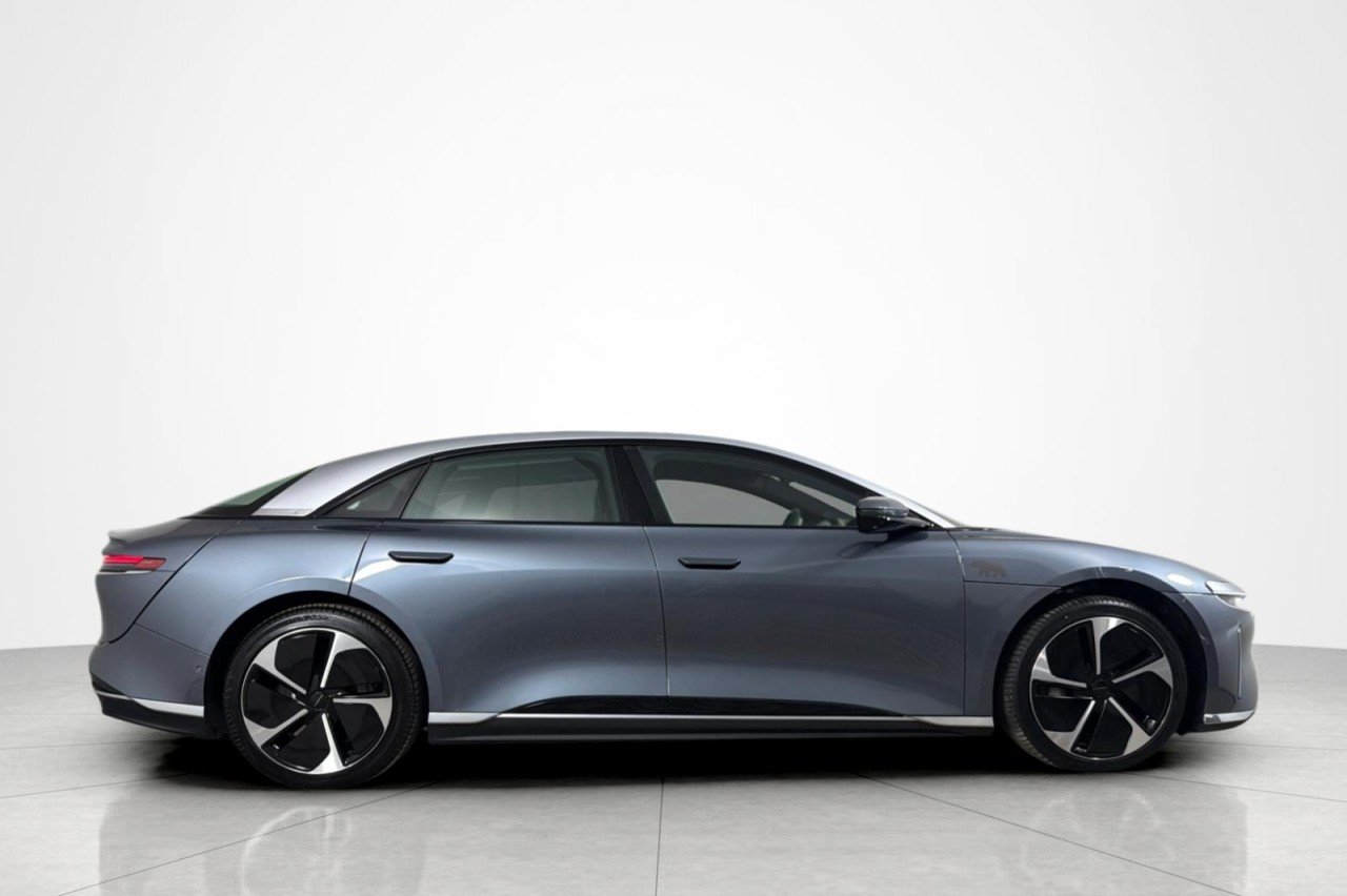 Used 2025 GREY Lucid Touring image 6