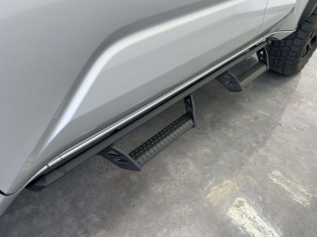 Used 2026  Toyota SR5 image 9