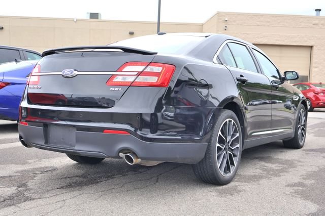 Used 2019 Black Ford SEL image 5