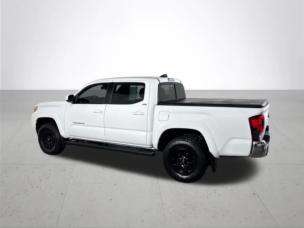 Used 2020 White Toyota SR5 image 8
