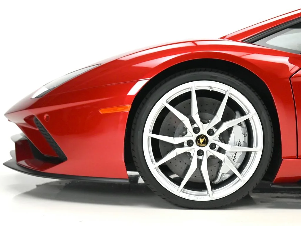 Used 2018 Maroon Lamborghini  image 32