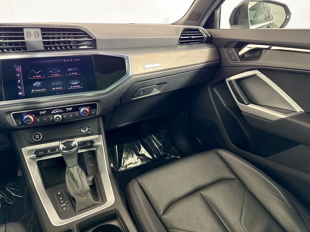 2022 Audi Q3 Premium - Photo 9