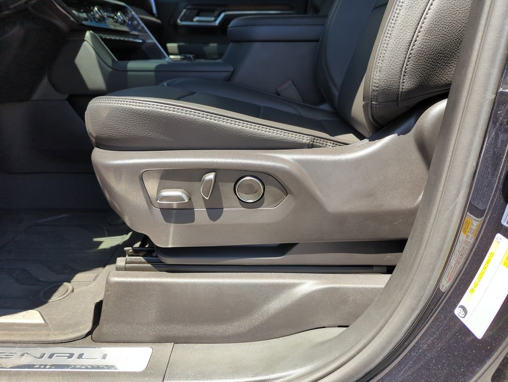 Used 2024 Silver GMC Denali image 12