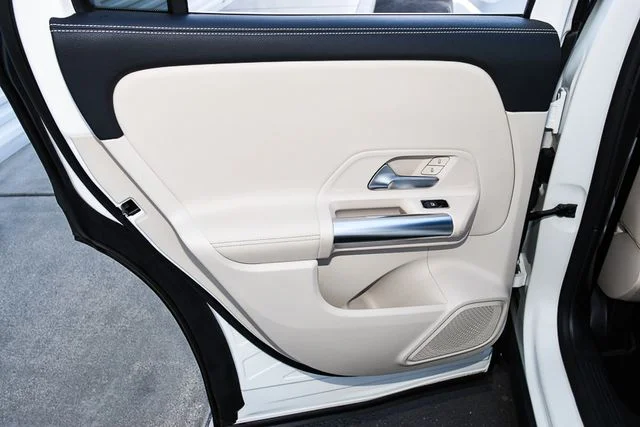Used 2025 White Mercedes-Benz GLA 250 image 17