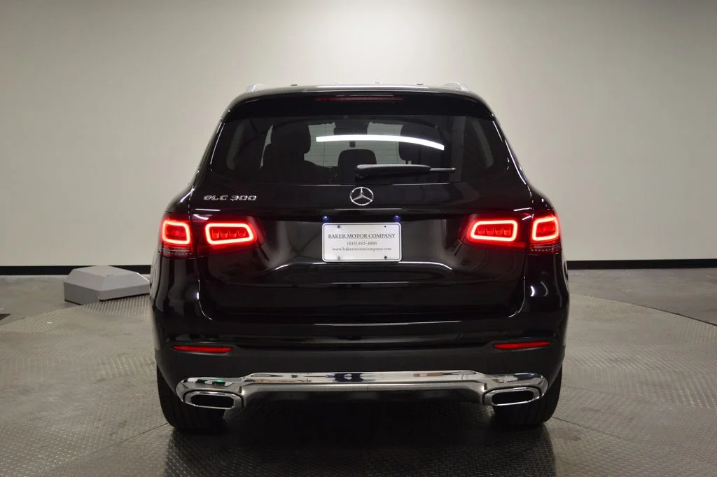 Used 2022 Black Mercedes-Benz GLC 300 image 6