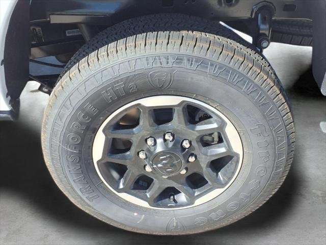 New 2026 Bright White Clear-Coat Exterior Paint RAM LARAMIE image 7