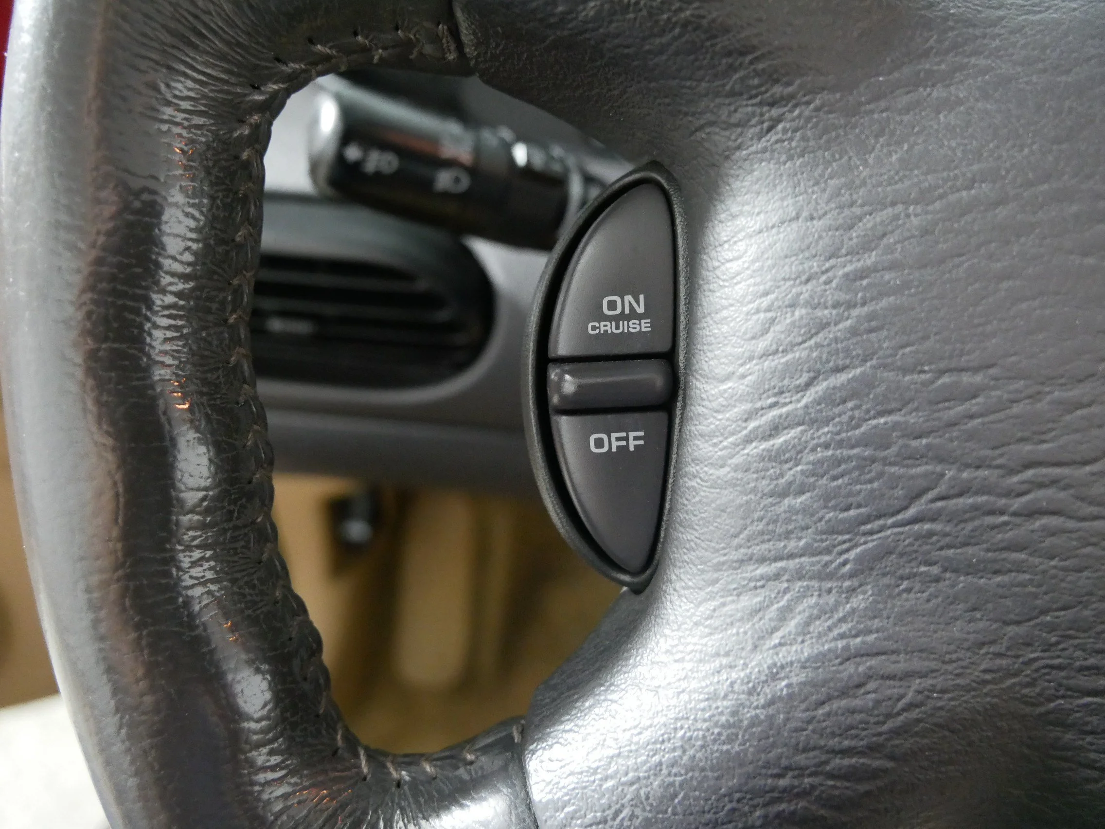 Used 2000 Deep Cranberry Pearl Chrysler JXi image 27