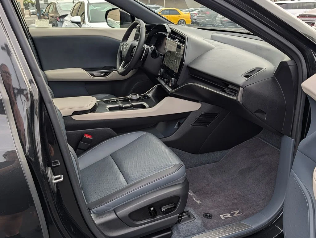 Used 2024 Black Lexus 300e Premium image 9