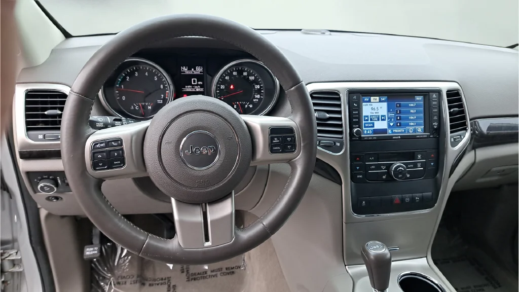 Used 2011 Silver Jeep Laredo image 18