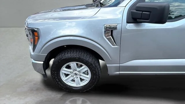 Used 2023  Ford XL image 34