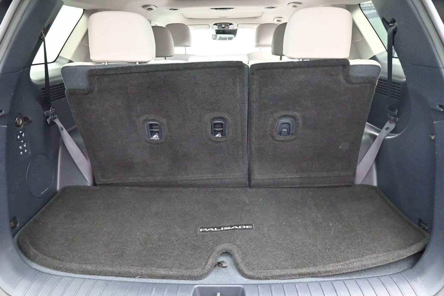 Used 2023 Abyss Black Pearl Hyundai Limited image 9