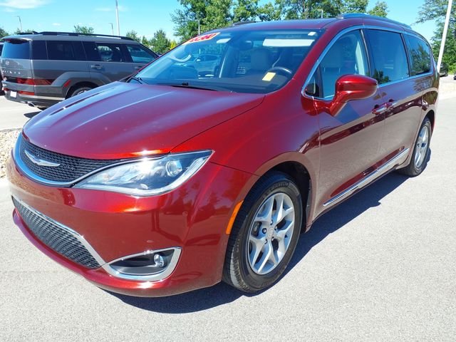 Used 2019 Velvet Chrysler Touring L Plus image 1