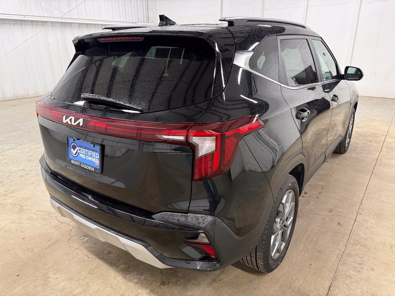 Used 2024 Black Kia S image 6