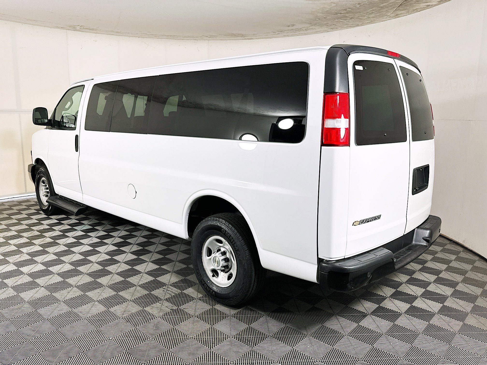 2023 Chevrolet Express thumbnail 7