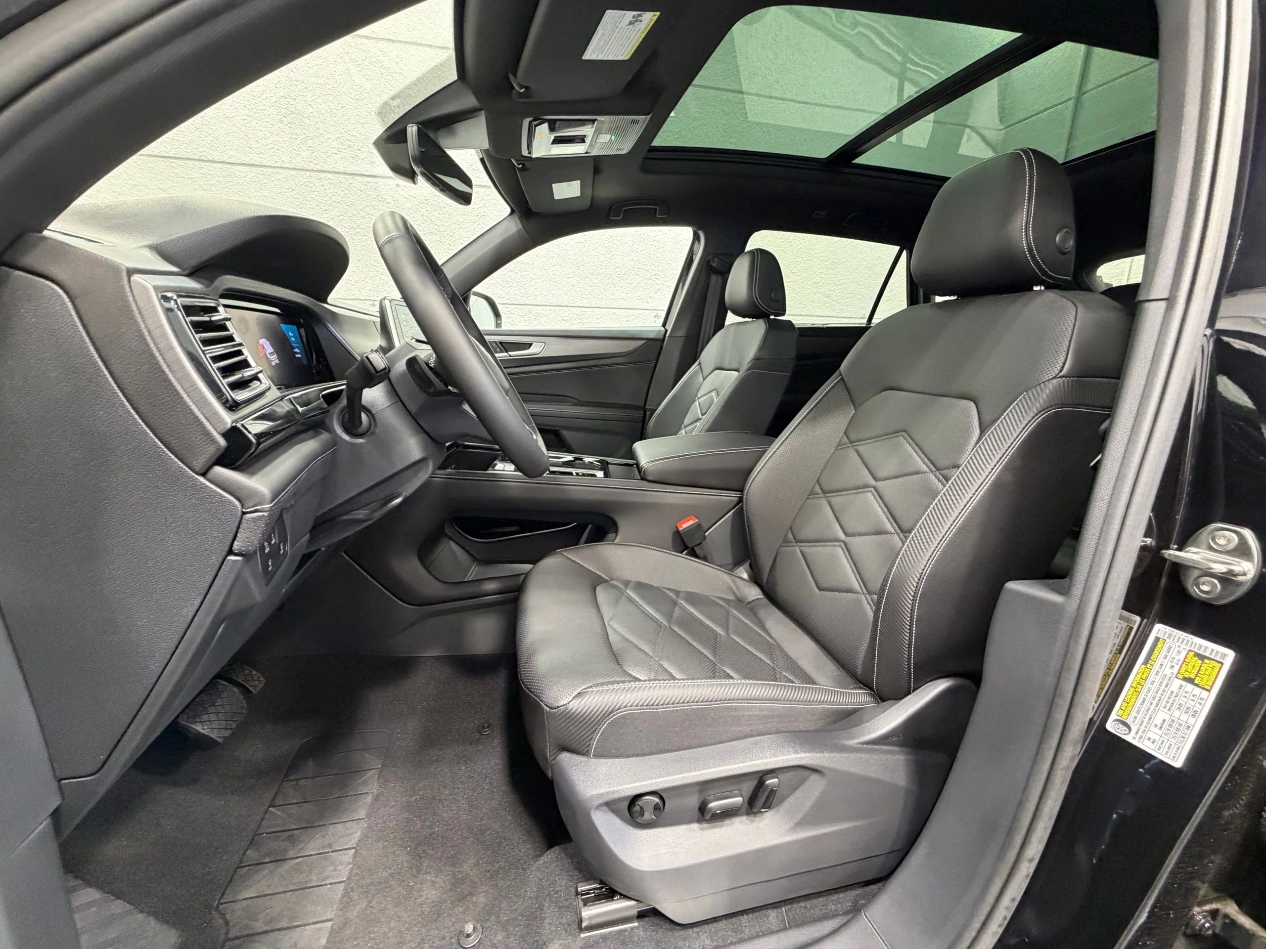 New 2026 Black Volkswagen 2.0T SE w/Technology image 20