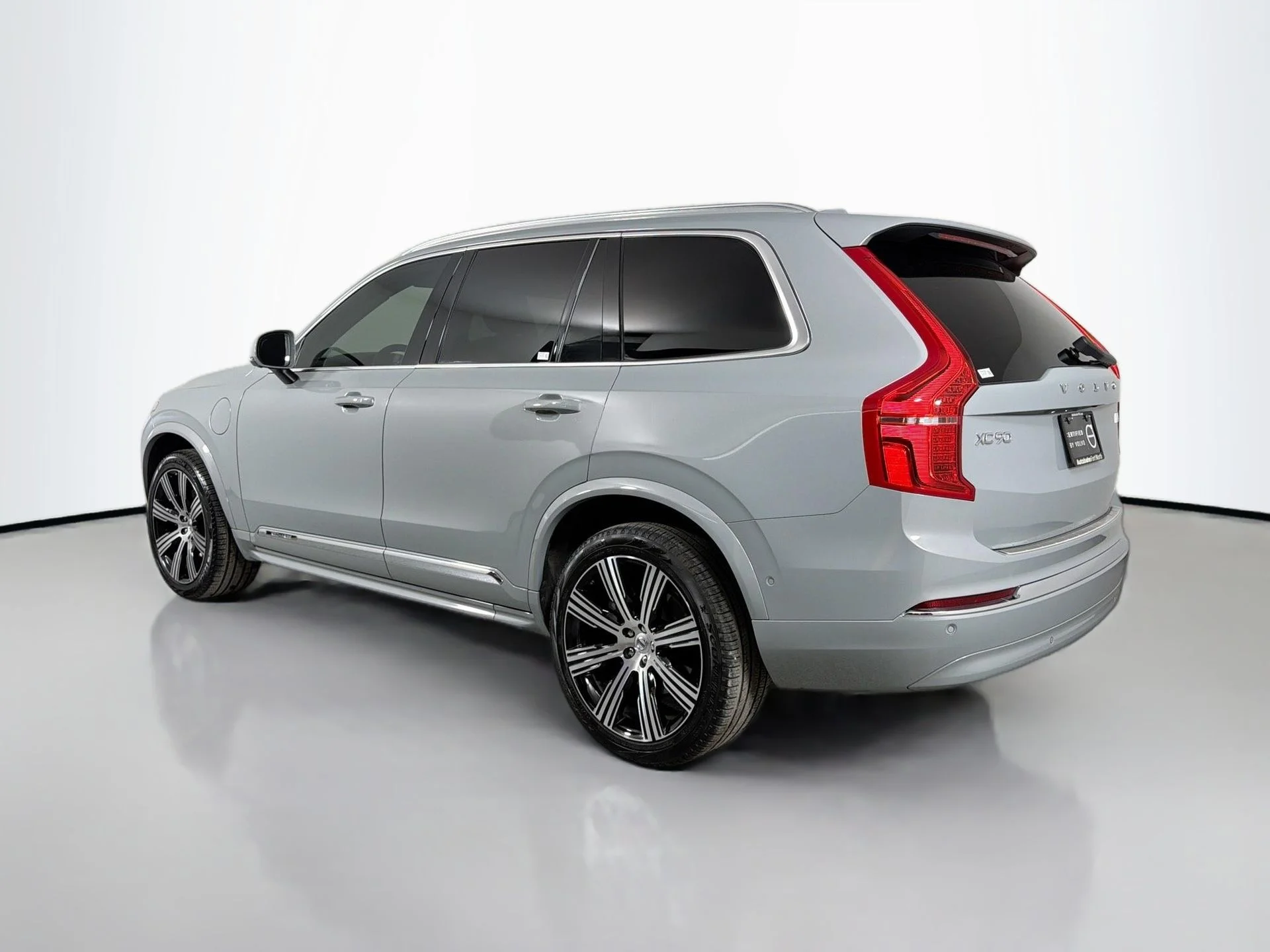 Used 2024 Gray Volvo T8 Plus Bright Theme 7 Passenger image 8