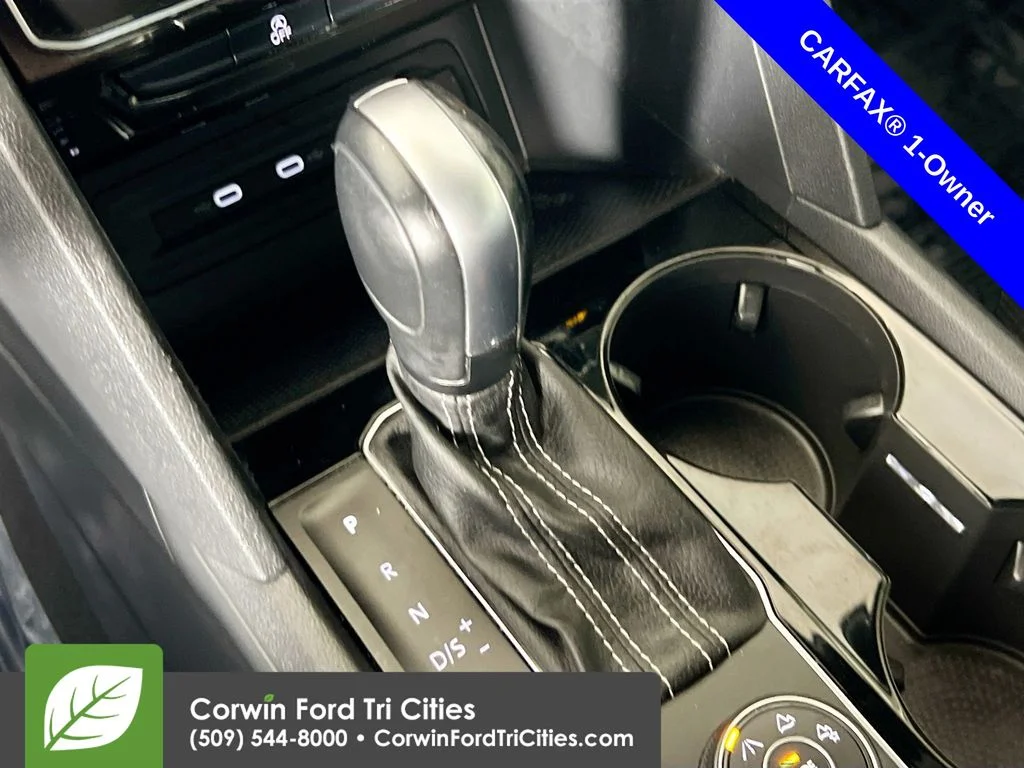 Used 2021 Deep Black Pearl Effect Volkswagen 3.6L V6 SEL Premium R-Line image 10