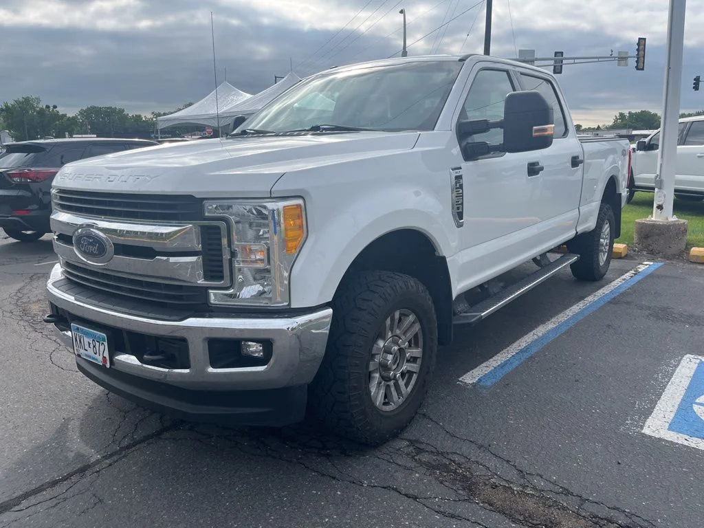 2017 Ford F-250 XLT 4x4 Crew Cab 6-3/4' Box's photo