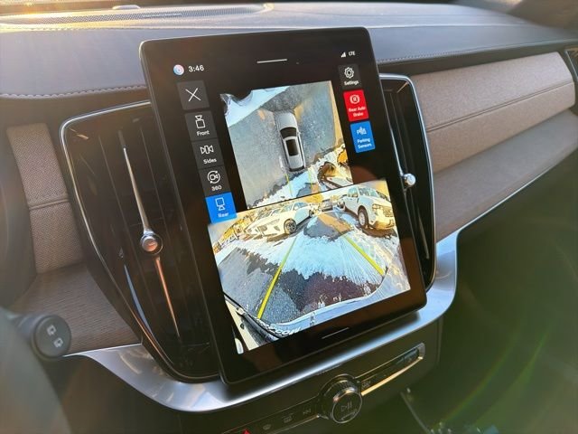 2026 Volvo XC90 Plus - Photo 18
