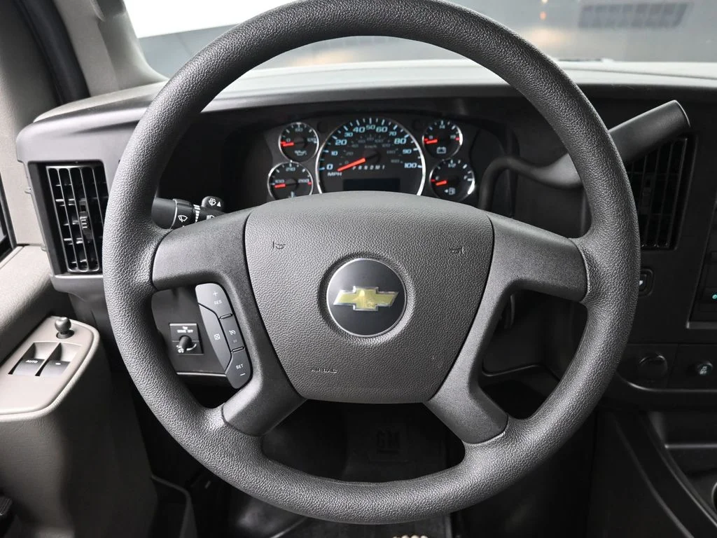 Used 2025 White Chevrolet LT image 15