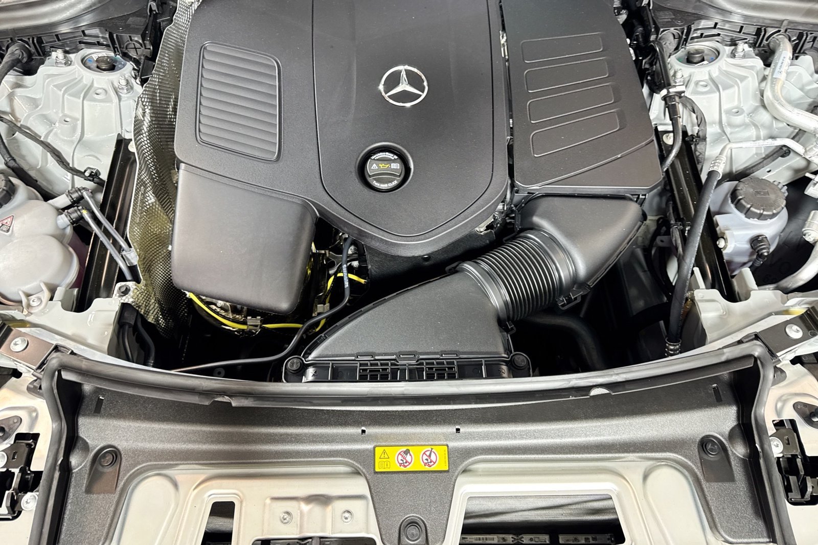 New 2026 Manufaktur Alpine Grey Mercedes-Benz GLC 300 image 27