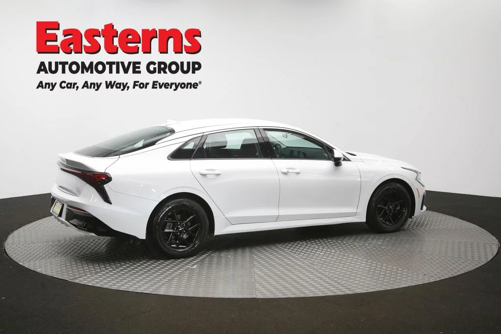 Used 2025 White Kia LXS image 42