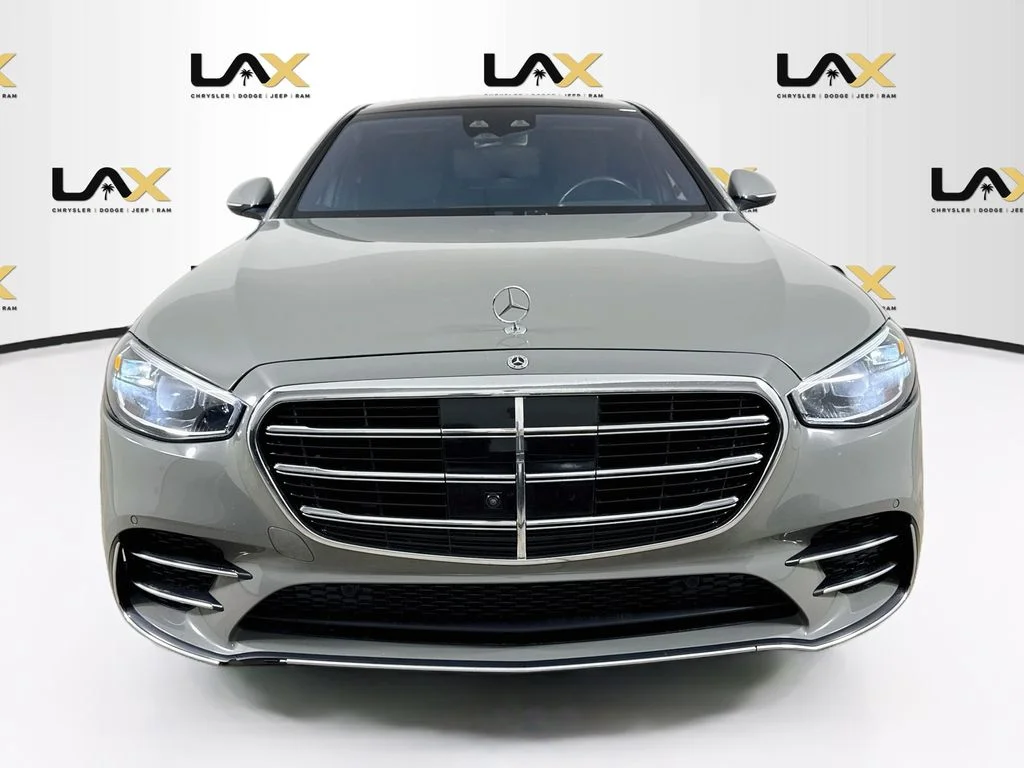 Used 2022 Gray Mercedes-Benz S 580 image 2