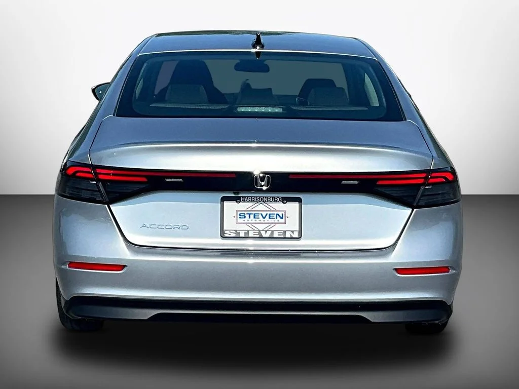 New 2026 Solar Silver Metallic Honda SE image 5