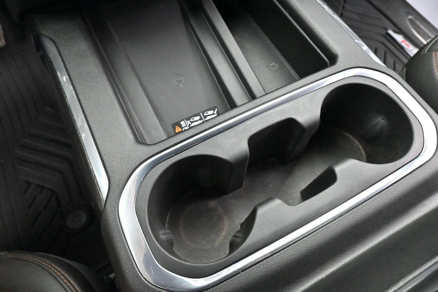 Used 2020 CARBON BLACK METALLIC GMC AT4 image 26