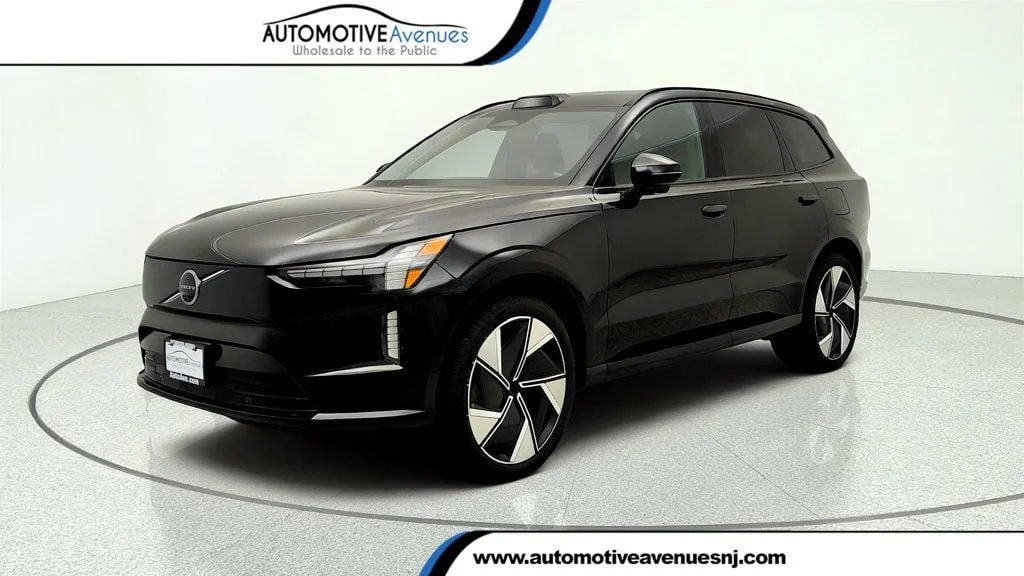 Used 2025 Onyx Black Metallic Volvo Twin Motor Plus 7-Seater w/ Nordico Seats & 22
