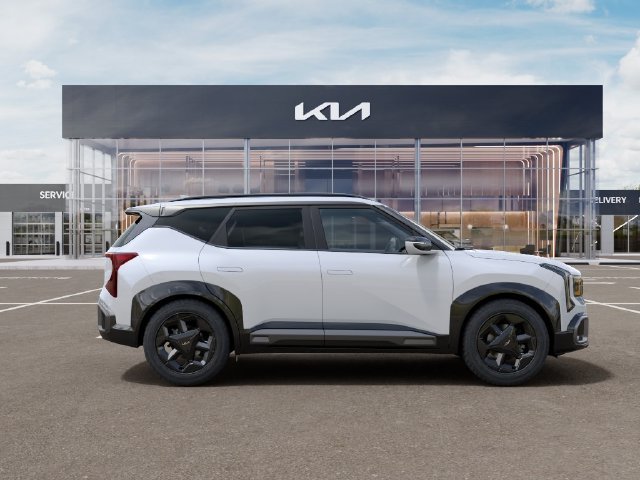 New 2027 Snow White Pearl Kia X-Line S image 8