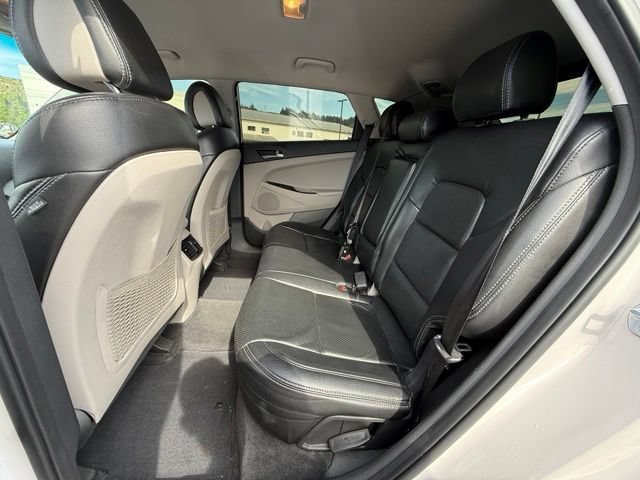 Used 2017 Dazzling White Hyundai Sport image 13