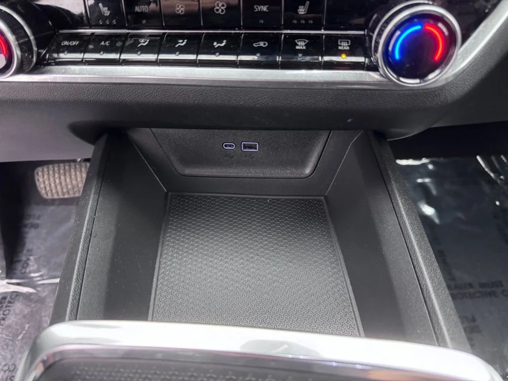 Used 2025 Lakeshore Blue Chevrolet LT image 19