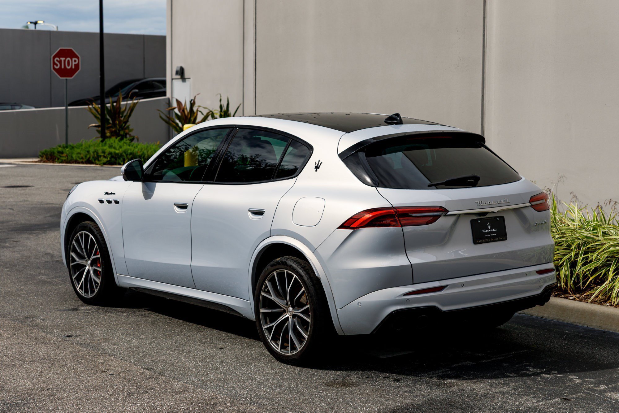 Used 2023 Bianco Astro Metallic Maserati Modena image 3