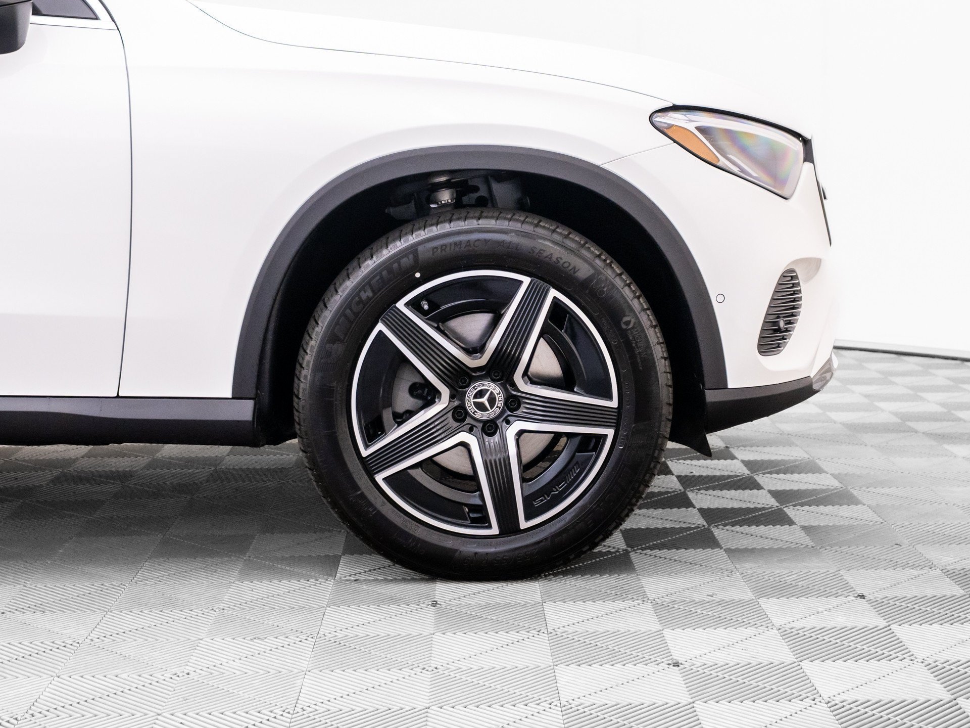 New 2026 White Mercedes-Benz GLC 300 image 76