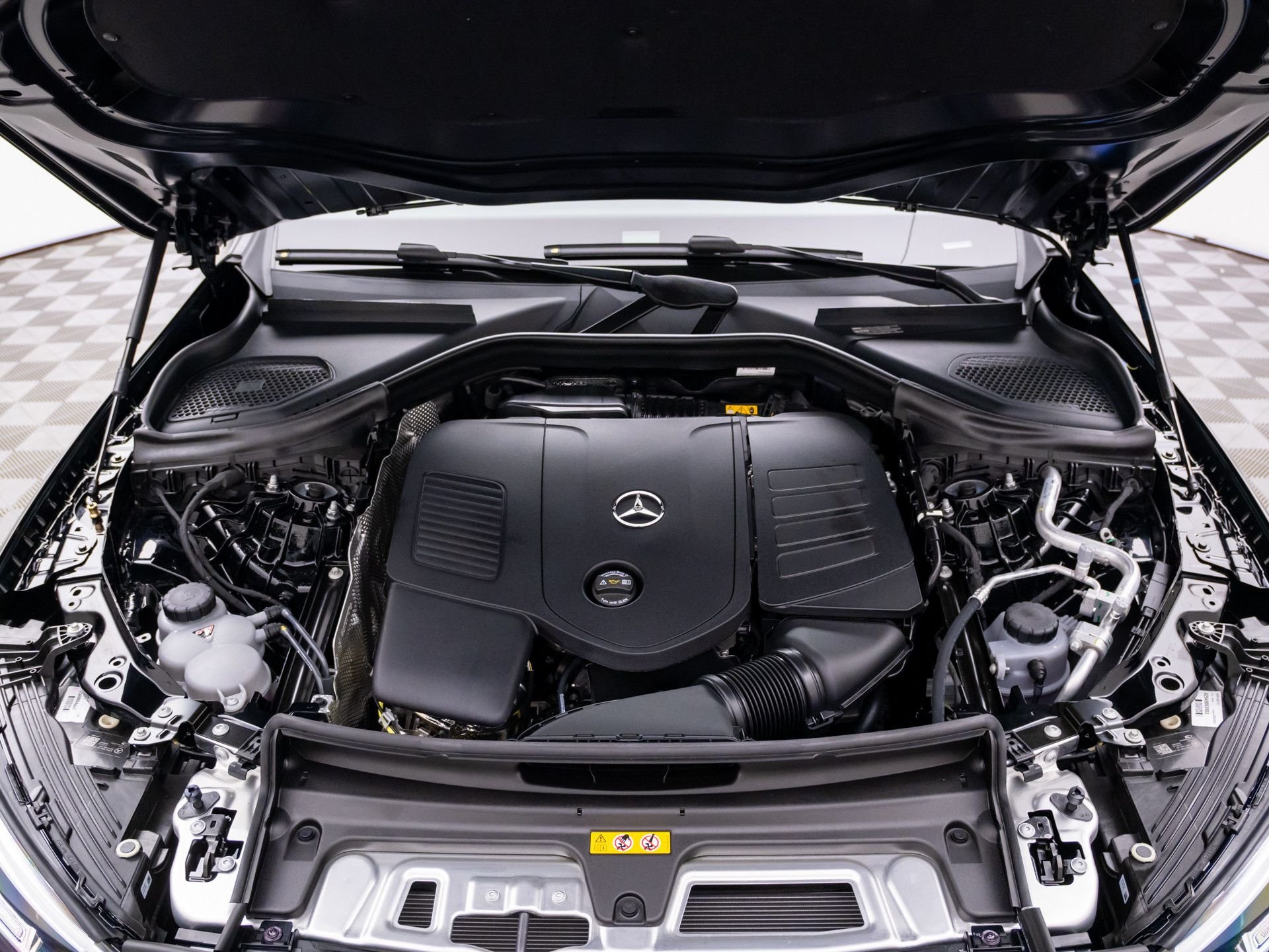 New 2026 Black Mercedes-Benz GLC 300 image 32