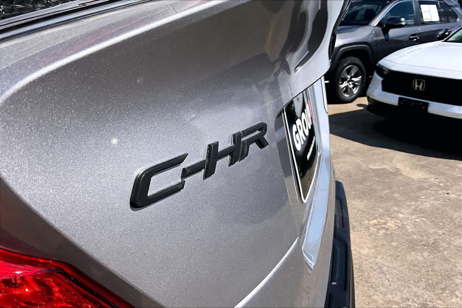 Used 2018 Silver Knockout Metallic Toyota XLE Premium image 30