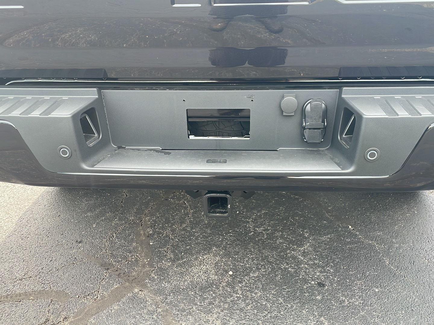 New 2026 Agate Black Metallic Ford XLT image 5