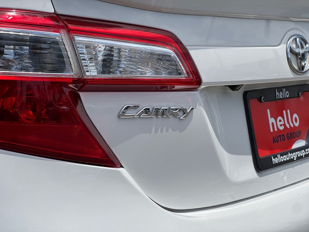 Used 2014 White Toyota SE image 25