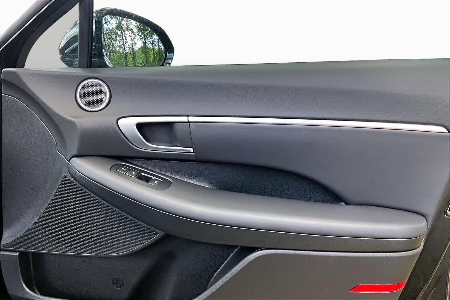 Used 2026 Abyss Black Hyundai SEL image 23