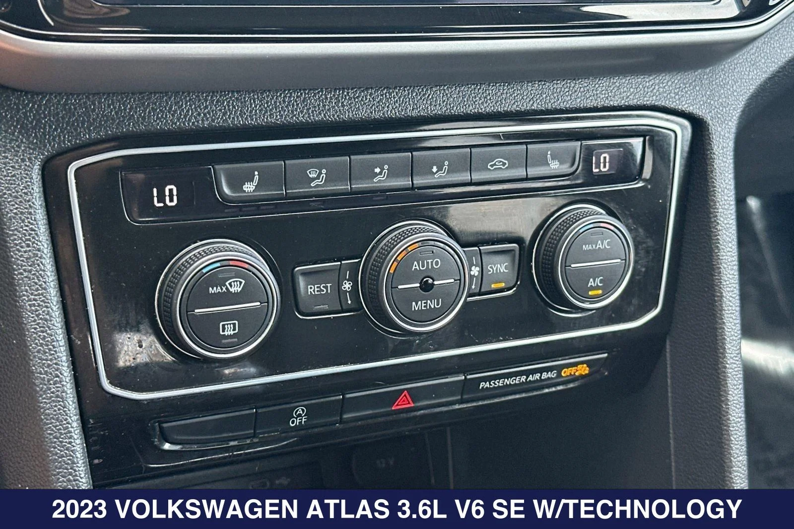 Used 2023 Black Volkswagen 3.6L V6 SE w/Technology image 21