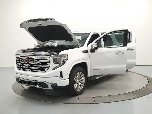 Used 2023 Summit White GMC Denali image 12